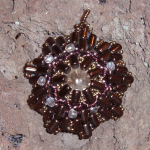 Anhänger mit Rullaperlen